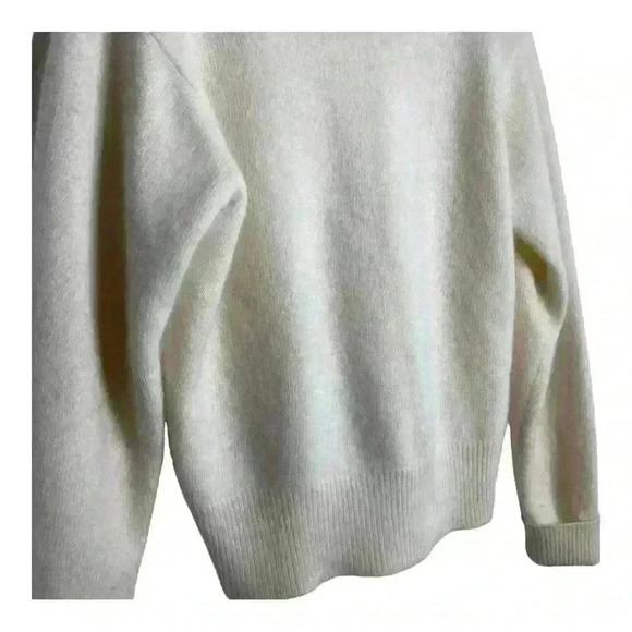 Yarnworks vintage winter white 80’s Wool Angora Blend SOFT v-neck Sweater SZ-M - Picture 4 of 6